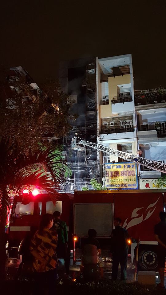 CHÁY NHÀ 5 TẦNG Ở SÀI GÒN
